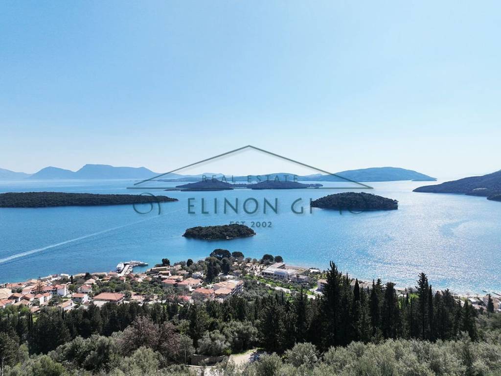 Η καταπληκτική θέα από το αγροτεμάχιο