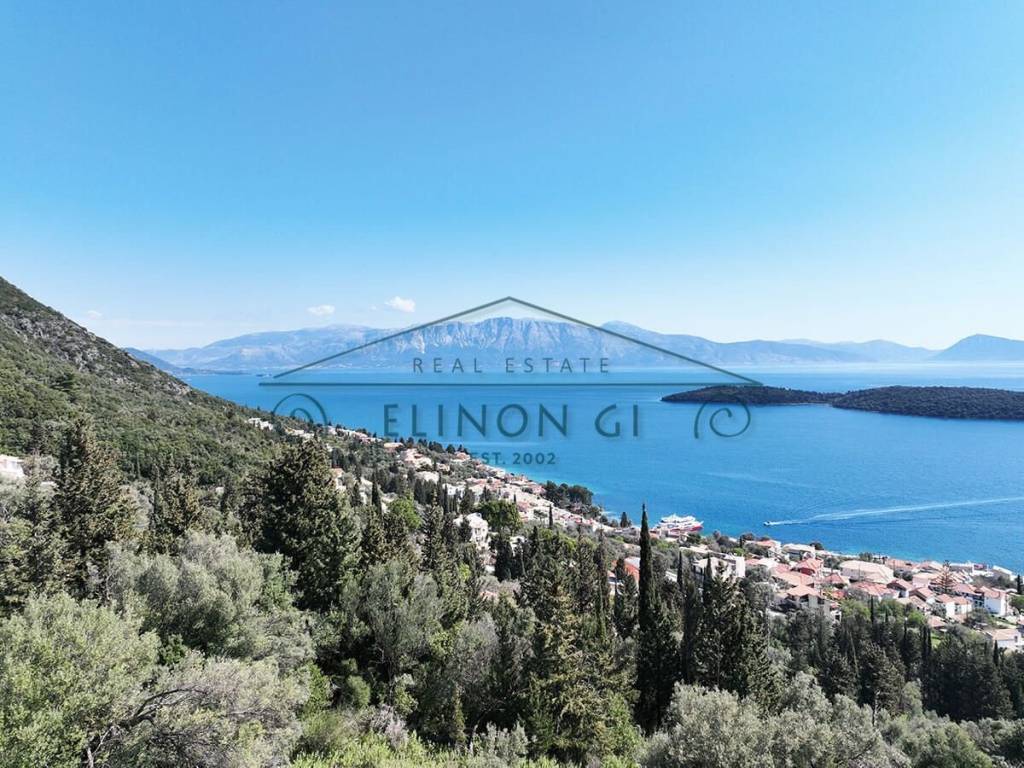 Η καταπληκτική θέα από το αγροτεμάχιο