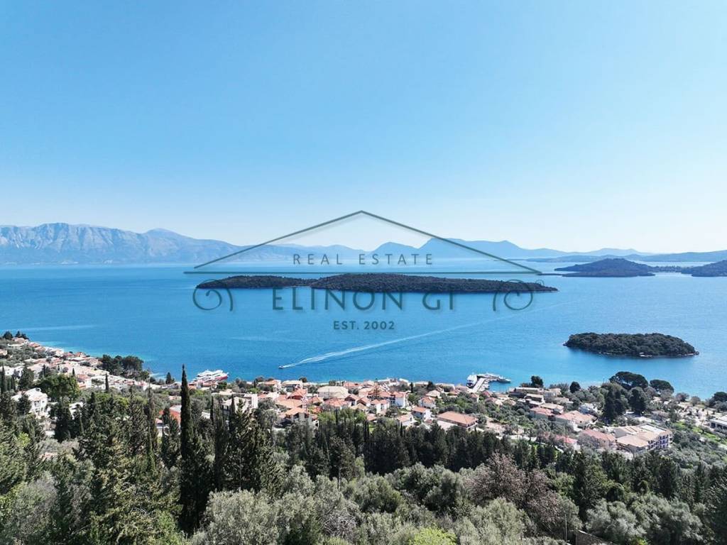 Η καταπληκτική θέα από το αγροτεμάχιο