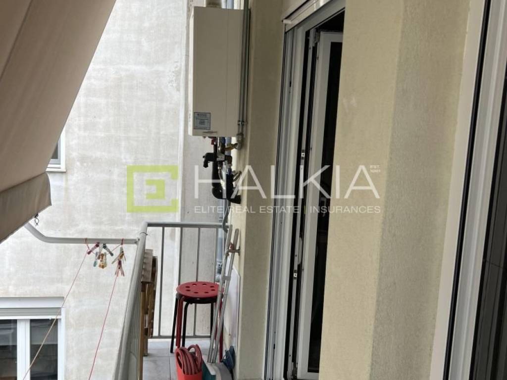 πίσω μπαλκόνι