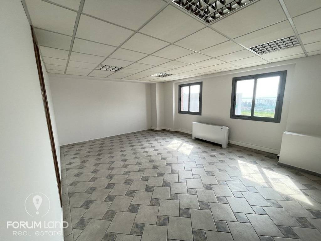 Forumland Real Estate, Esoterike opse