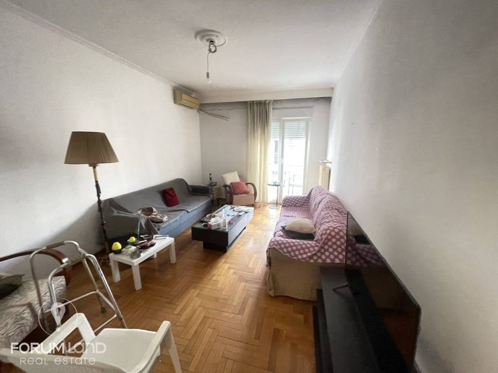 Forumland Real Estate, Σαλόνι