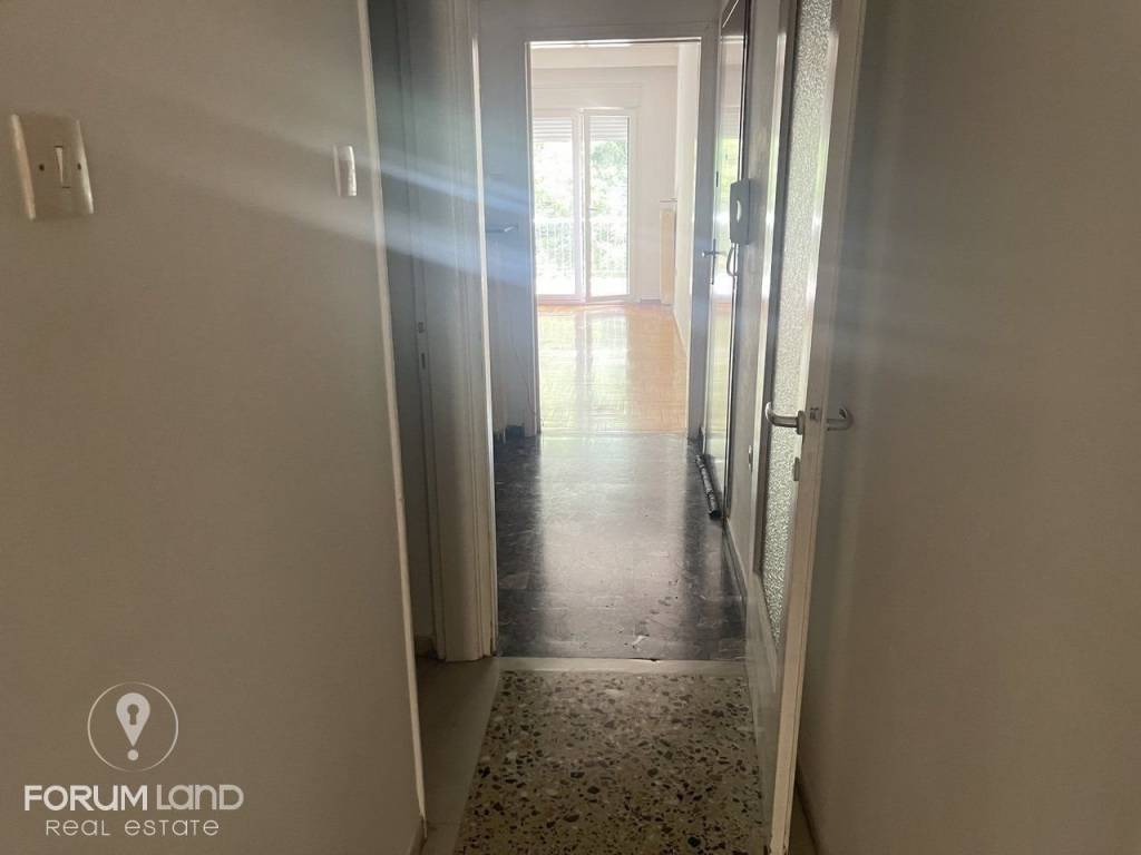 Forumland Real Estate, Διάδρομος