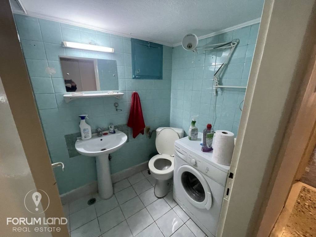 Forumland Real Estate, Μπάνιο