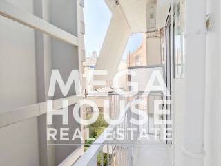 interior balcony/bedroom side