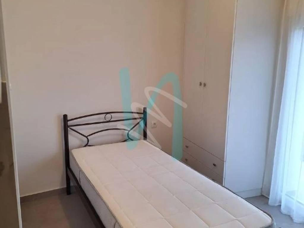 Eniaios choros koyzinas-kathistikoy - ypnodomatioy