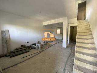 Μεσημέρι, Συγκρότημα κατοικιών