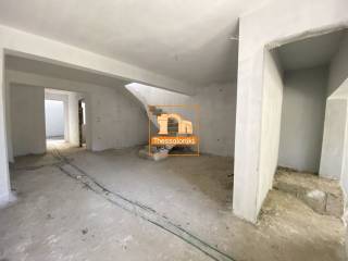 Μεσημέρι, Συγκρότημα κατοικιών