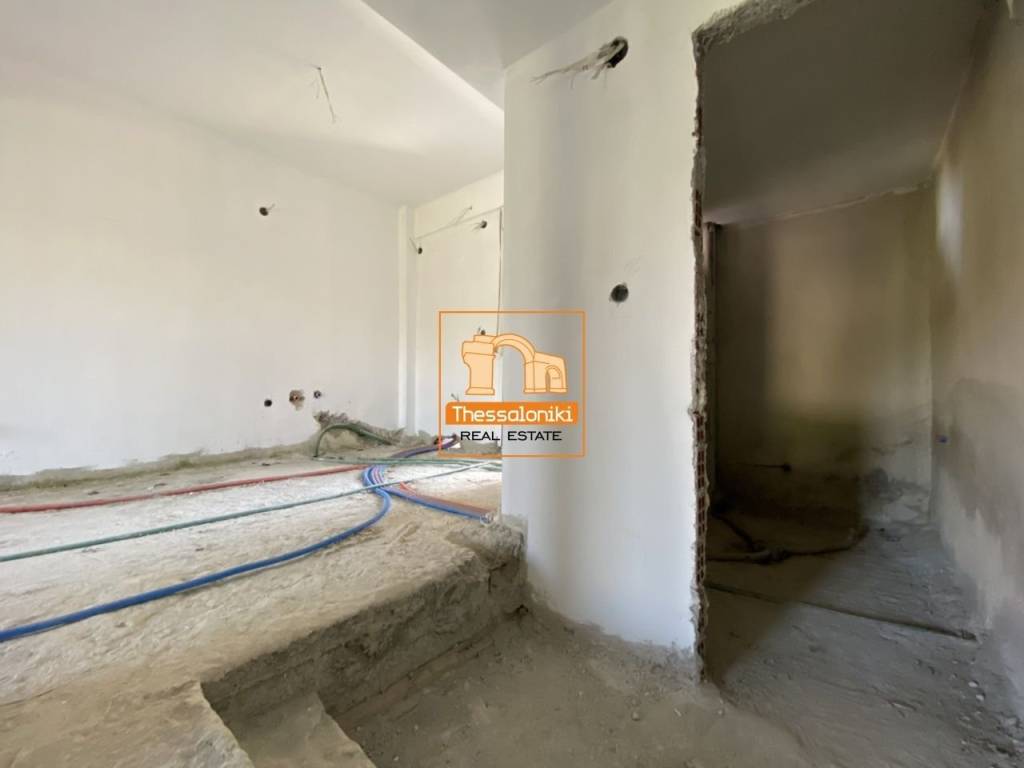 Μεσημέρι, Συγκρότημα κατοικιών