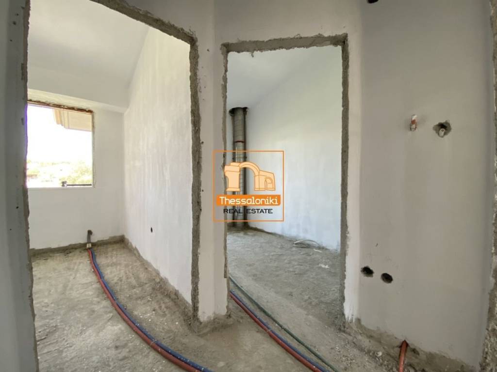 Μεσημέρι, Συγκρότημα κατοικιών