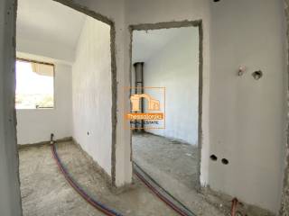 Μεσημέρι, Συγκρότημα κατοικιών