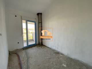 Μεσημέρι, Συγκρότημα κατοικιών