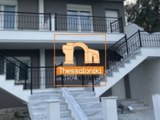 Μεσημέρι, Συγκρότημα κατοικιών