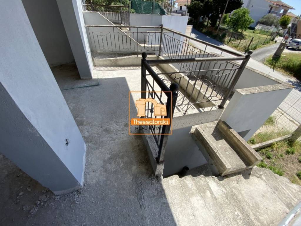 Μεσημέρι, Συγκρότημα κατοικιών