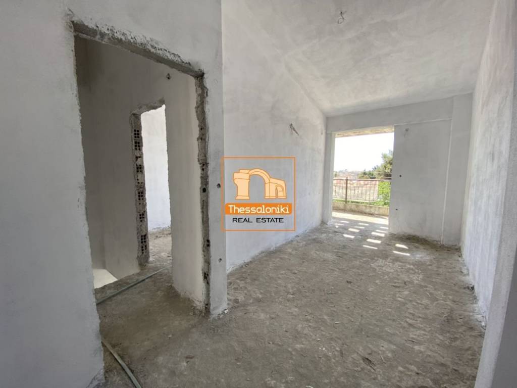 Μεσημέρι, Συγκρότημα κατοικιών