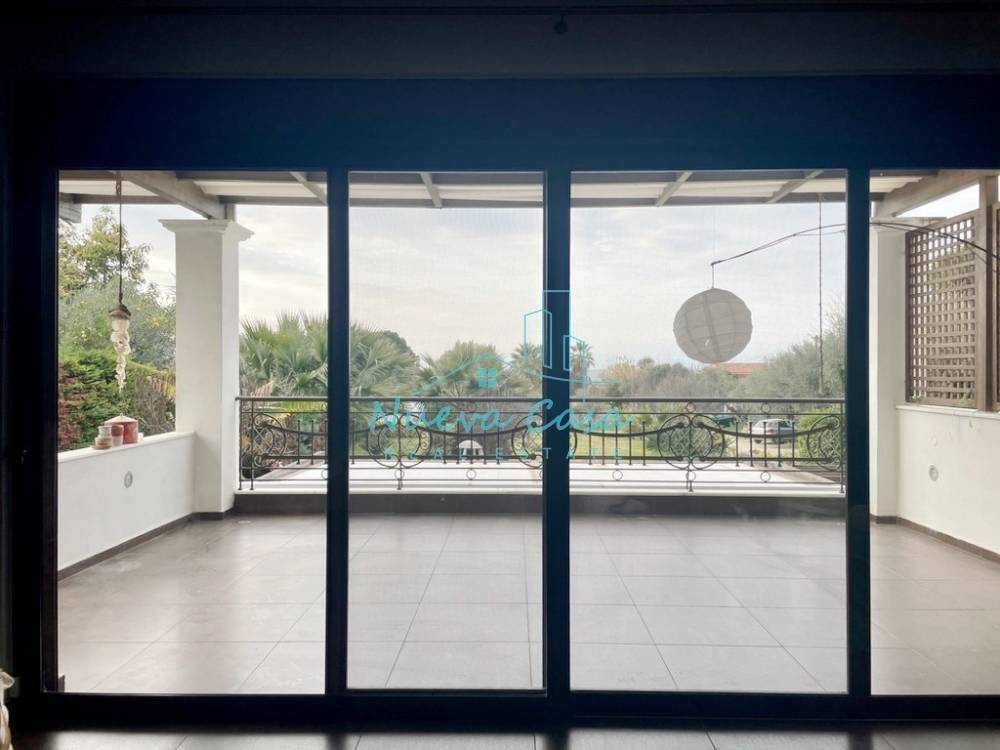 Θέα απο μπαλκόνι