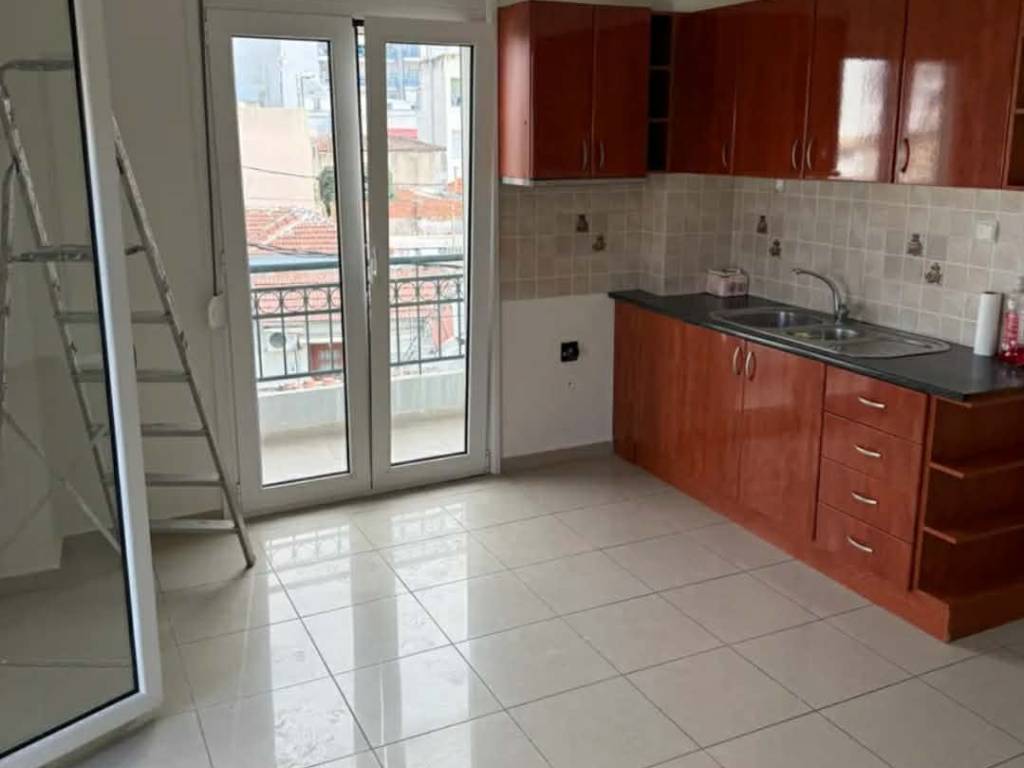 ΚΟΥΖΙΝΑ-ΣΑΛΟΝΙ