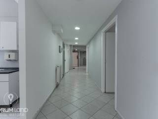 Forumland Real Estate, Διάδρομος