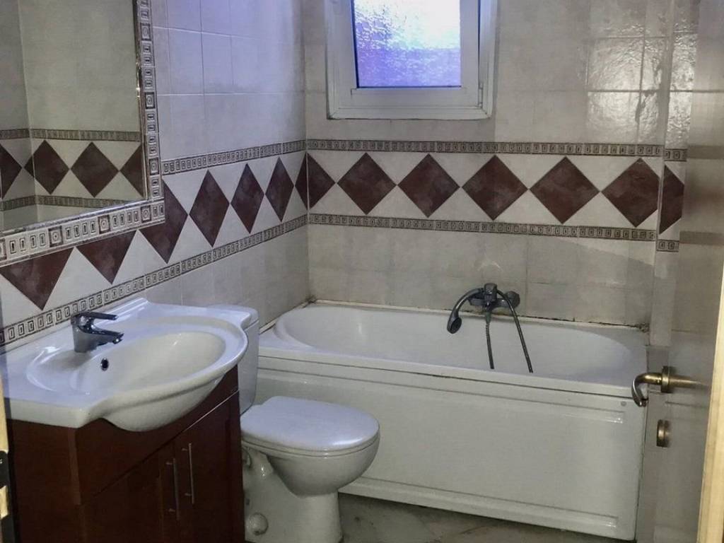 Forumland Real Estate, Mpanio me mpaniera