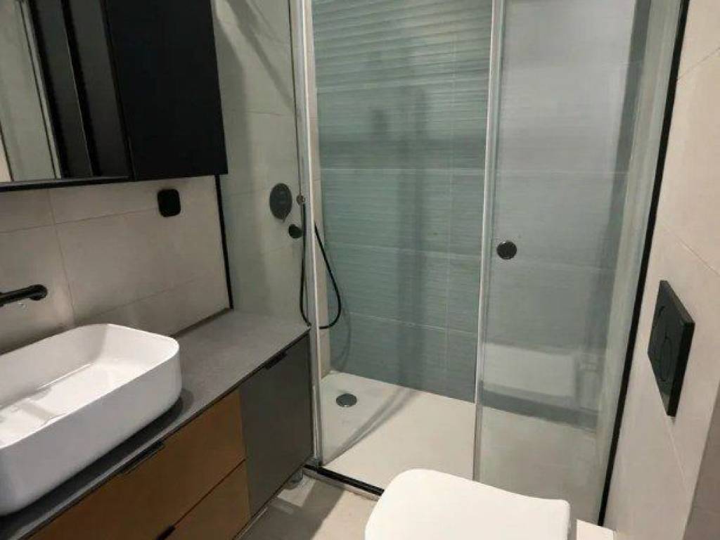 Forumland Real Estate, Μπάνιο