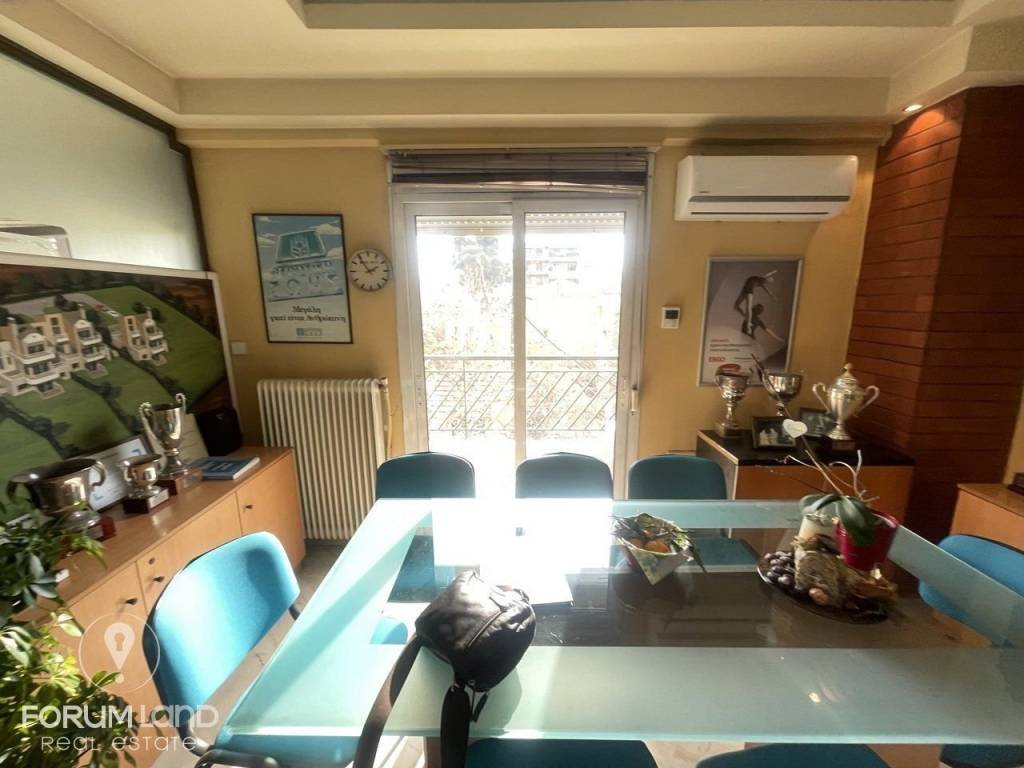 Forumland Real Estate, Εσωτερική όψη