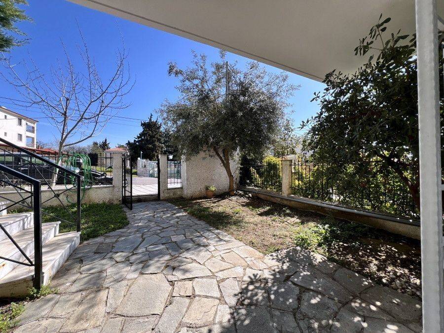 Apo "mesa", o kepos.