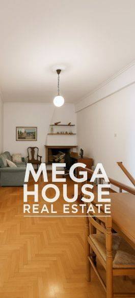 1st floor corridor/fireplace