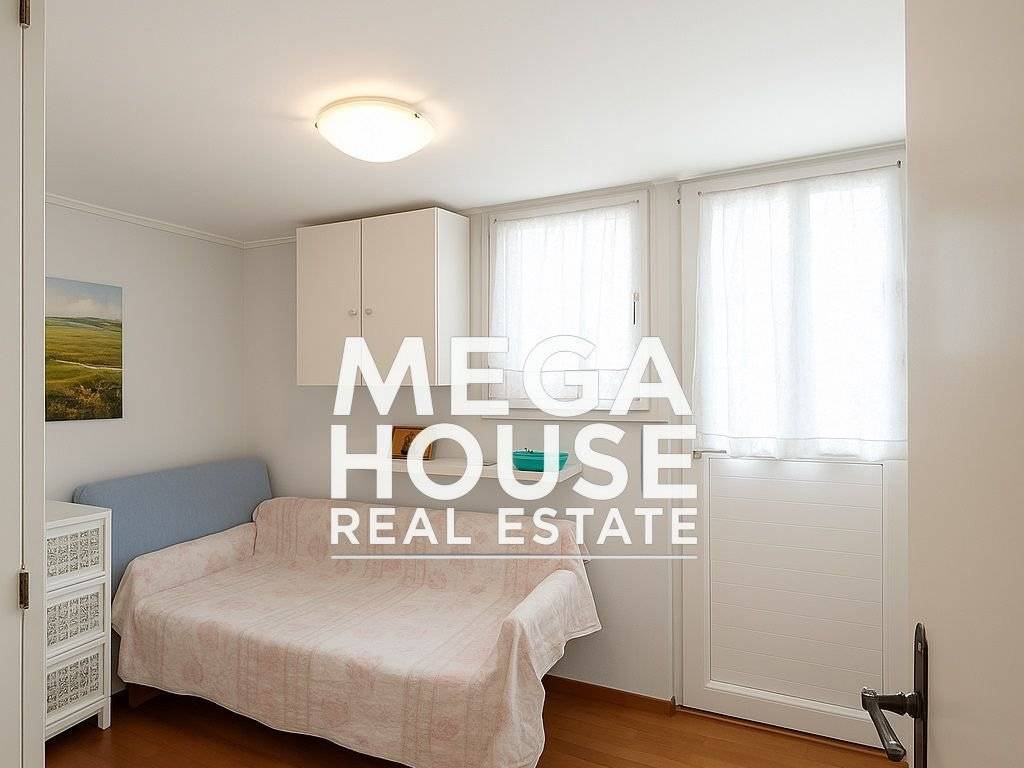 4th bedroom/service room