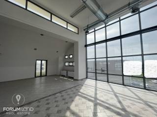 Forumland Real Estate, Εσωτερική όψη