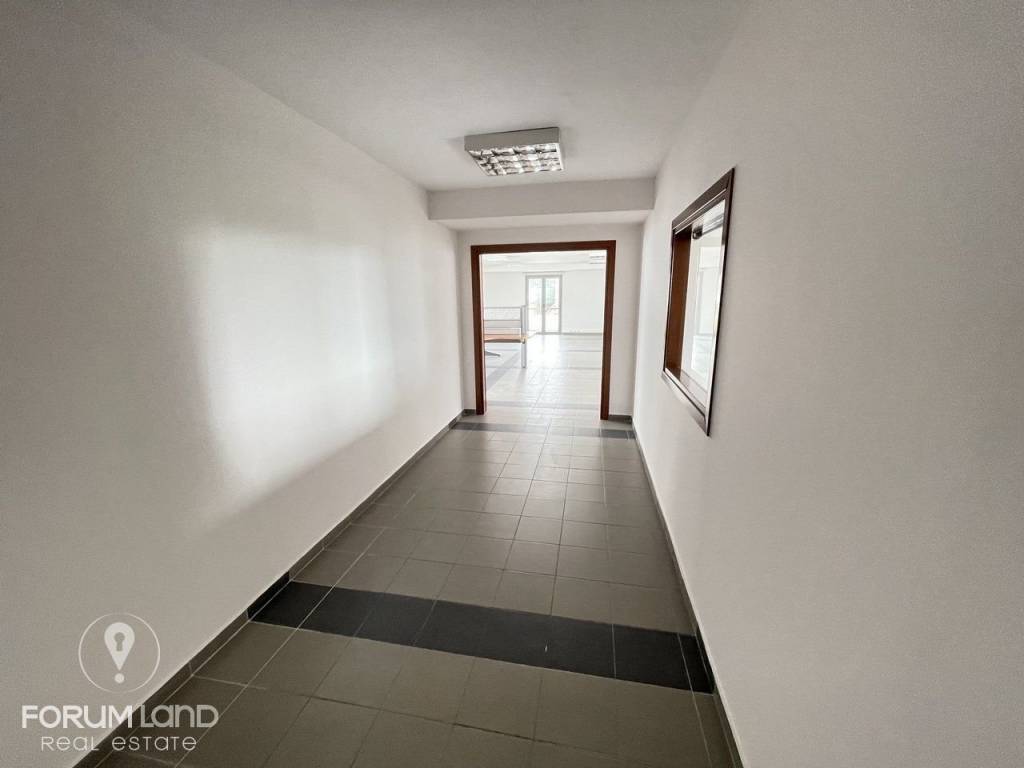 Forumland Real Estate, Εσωτερική όψη