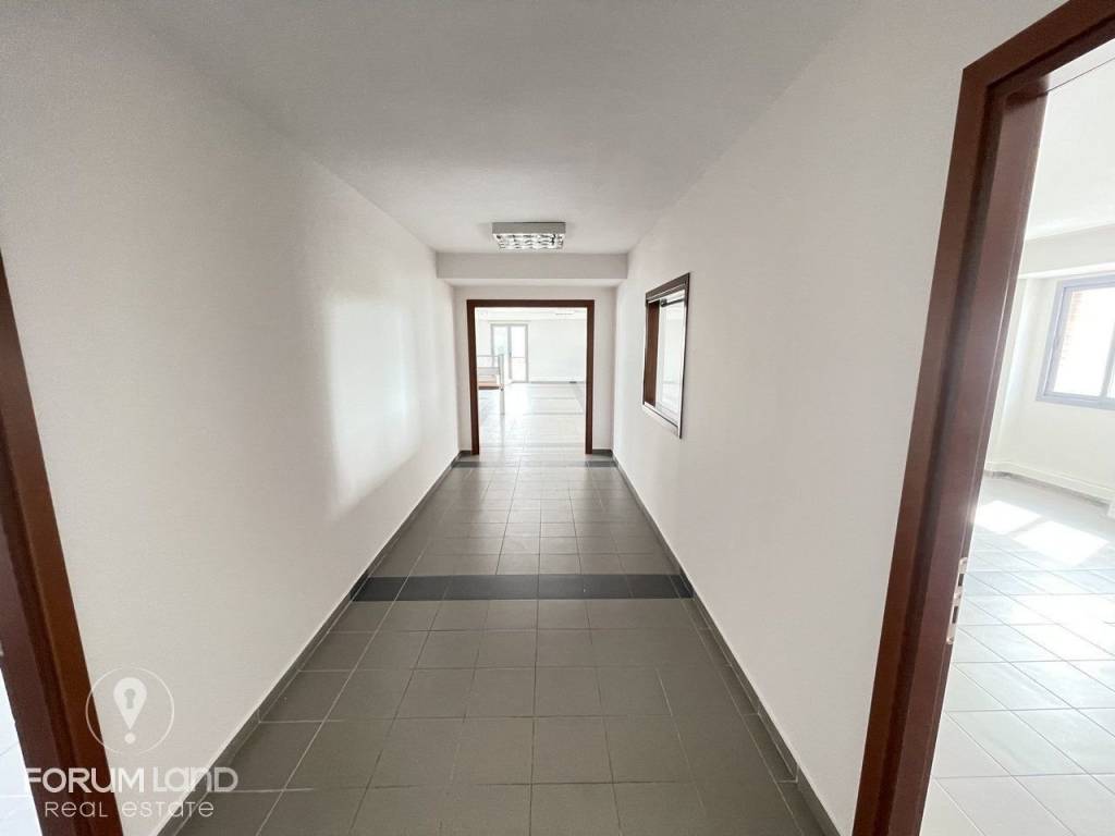 Forumland Real Estate, Εσωτερική όψη