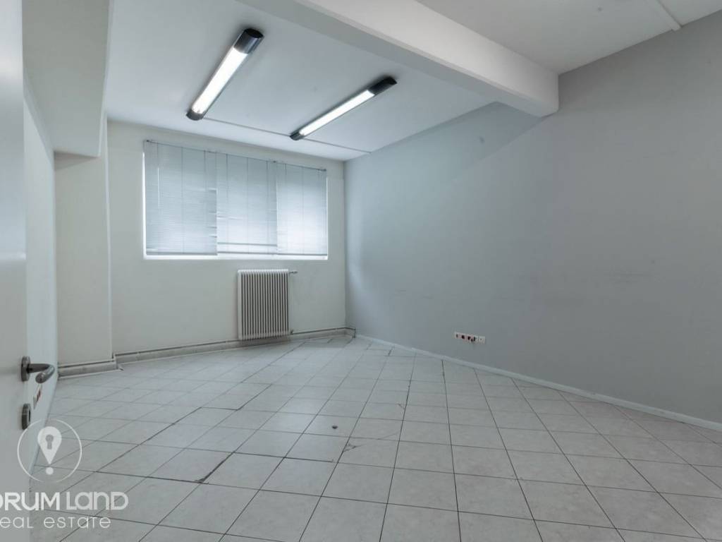 Forumland Real Estate, Esoterike opse