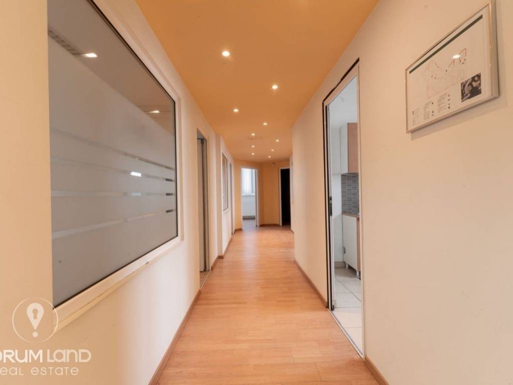 Forumland Real Estate, Εσωτερική όψη