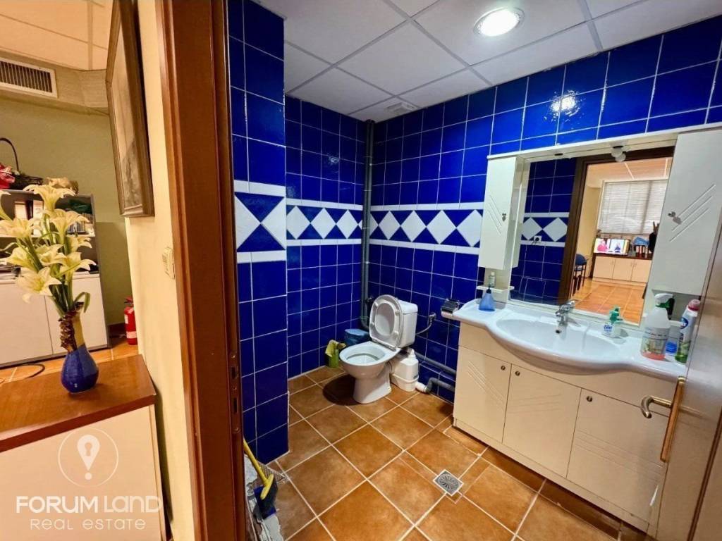 Forumland Real Estate, Μπάνιο