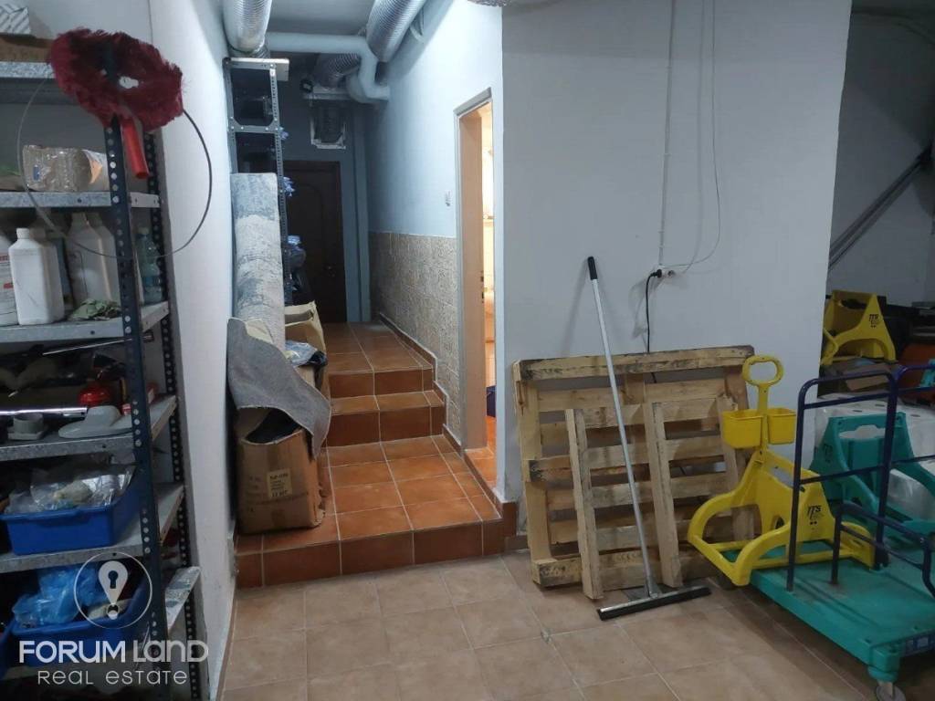 Forumland Real Estate, Αποθήκη