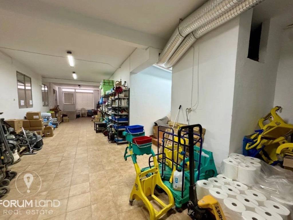 Forumland Real Estate, Αποθήκη