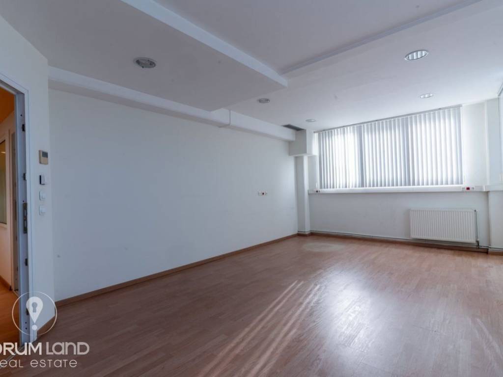 Forumland Real Estate, Esoterike opse