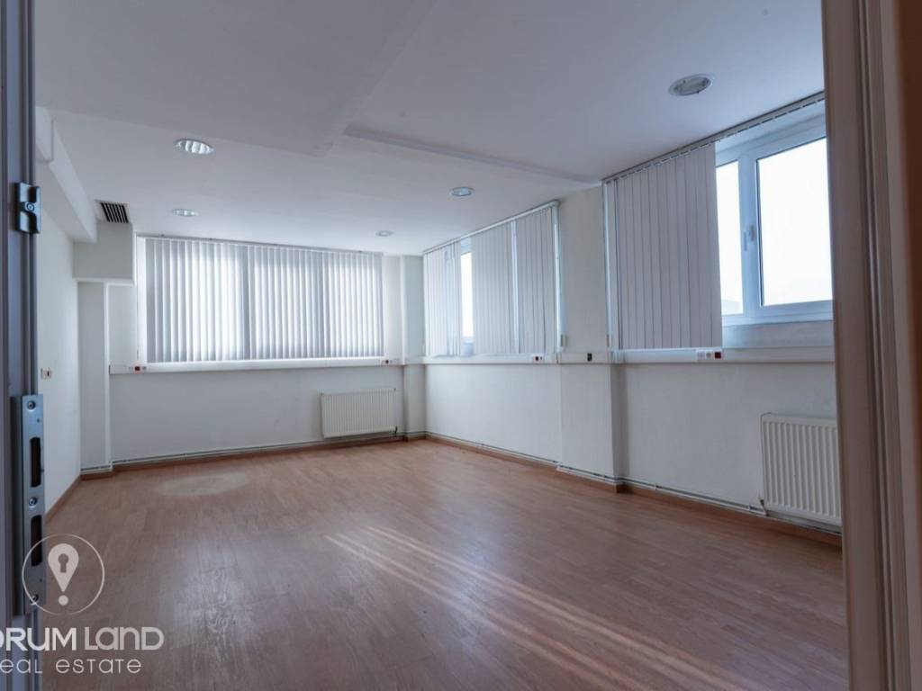 Forumland Real Estate, Esoterike opse