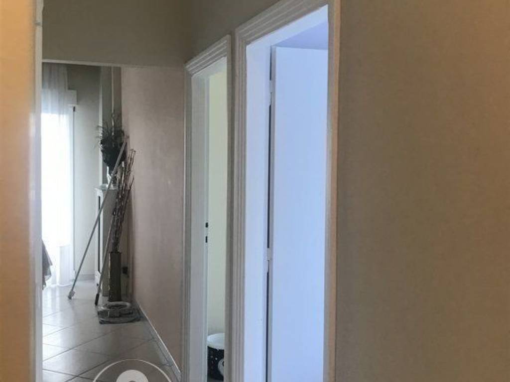 Forumland Real Estate, Διάδρομος