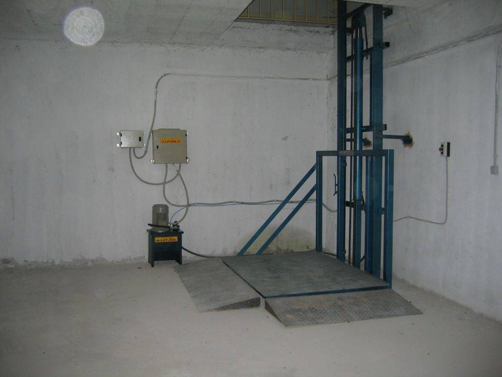 ανελκυστήρας φορτίων