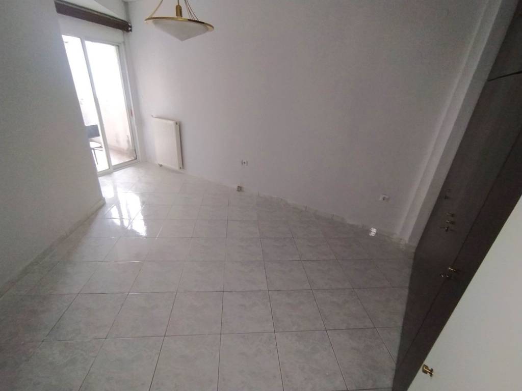 ANYPLACE MESITIKES YPERESIES