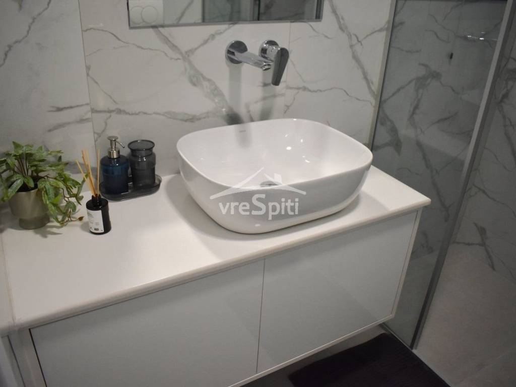 ΑΠΟΨΗ ΛΟΥΤΡΟΥ