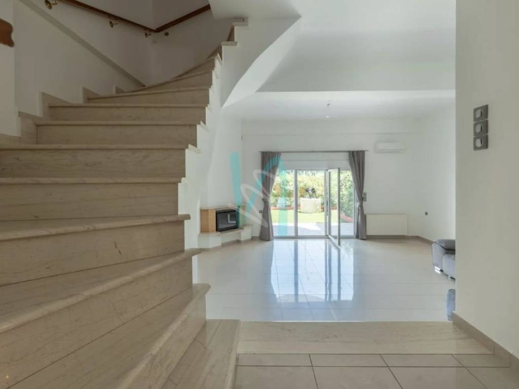 Eniaios choros kathistikoy - trapezarias