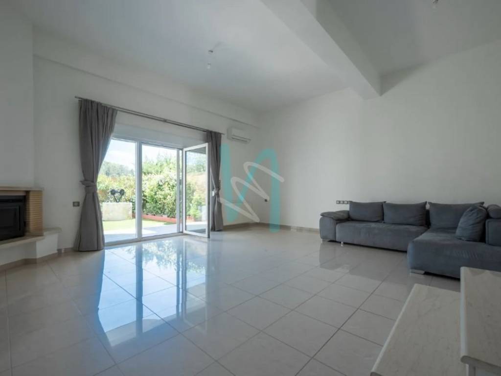 Eniaios choros kathistikoy - trapezarias