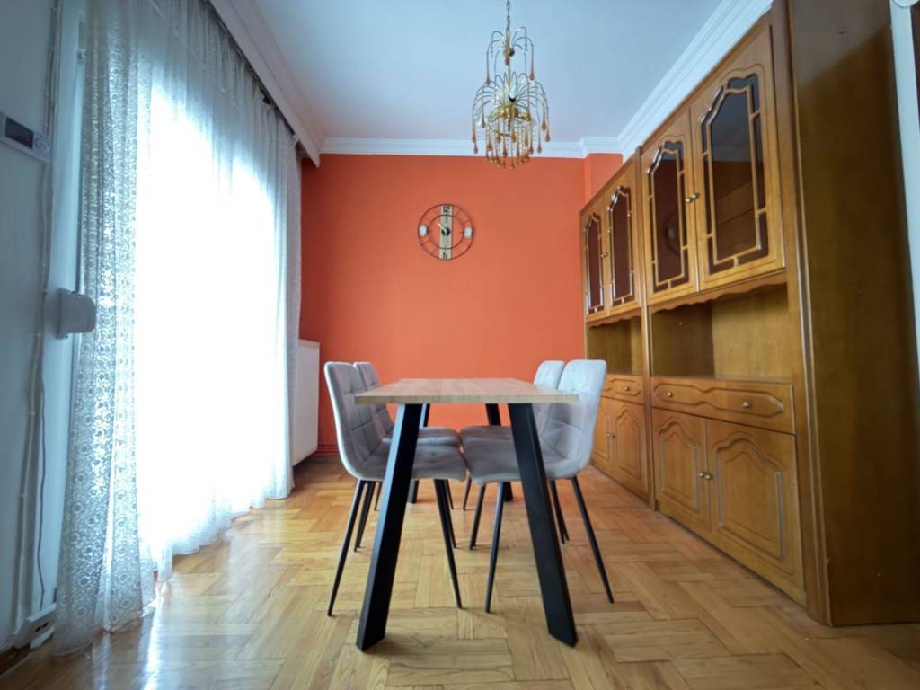 Xechoristo choro trapezarias me parathyro