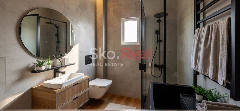 ΦΩΤΟΡΕΑΛΙΣΤΙΚΑ