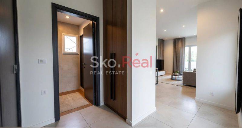 ΦΩΤΟΡΕΑΛΙΣΤΙΚΑ