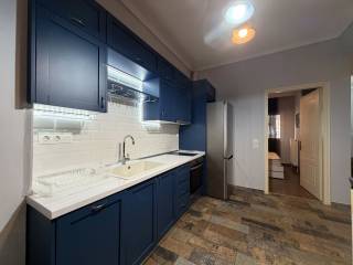 Μοντέρνα κουζίνα με ηλεκρικές συσκευές