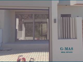 AYLE EMPROS ME GKARAZOPORTA
 &amp; PISO