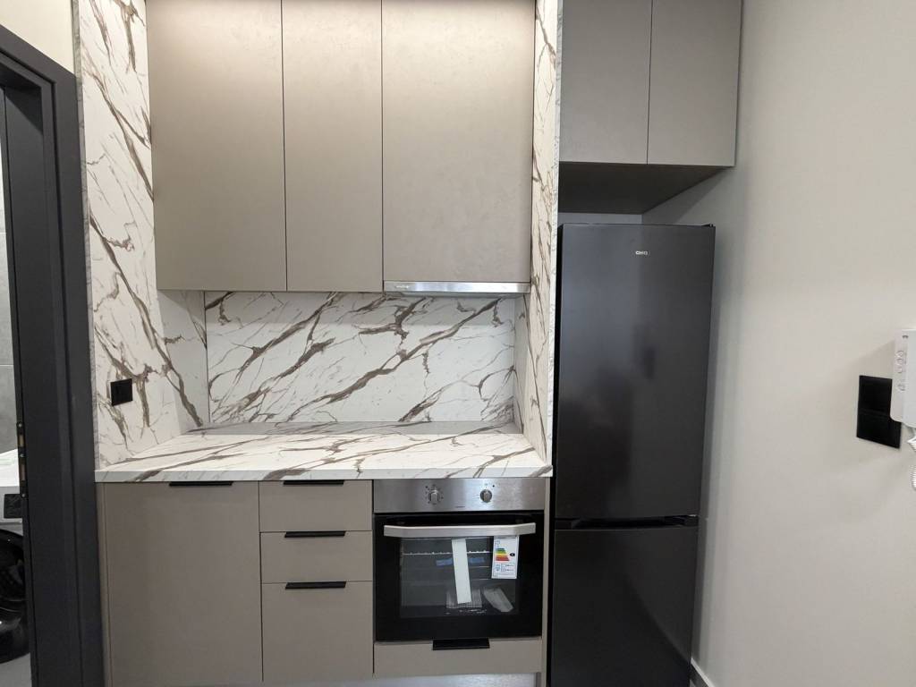 Me elektrikes syskeyes etoimo pros enoikiase